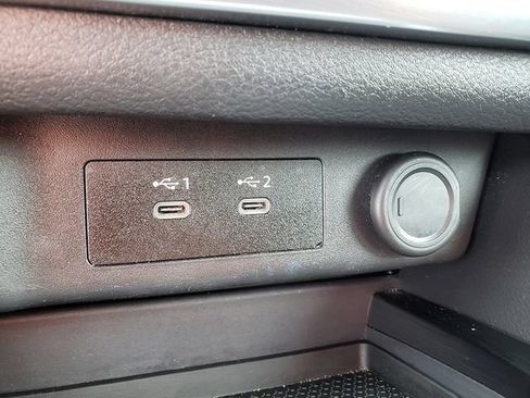 Used 2025 Nissan Rogue SV FWD image 19
