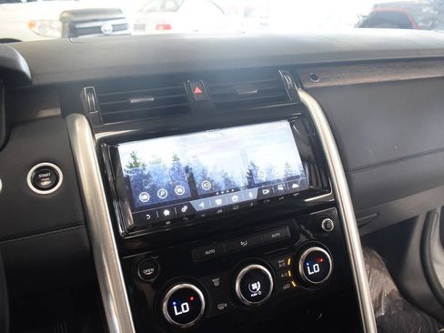 Used 2017 Land Rover Discovery HSE AWD/4WD image 35