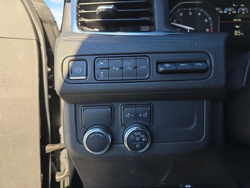 Used 2021 GMC Yukon Denali w/ Denali Premium Package image 35