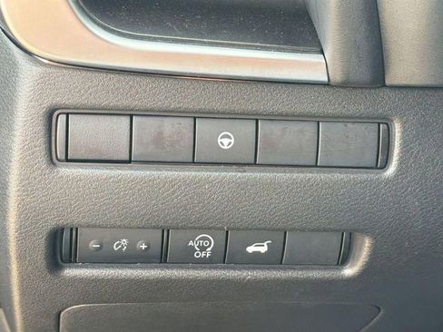 Used 2025 Nissan Rogue SV FWD image 4