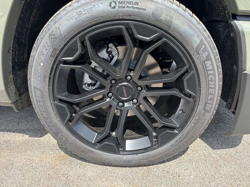 New 2026 RAM 1500 4x4 Crew Cab image 18