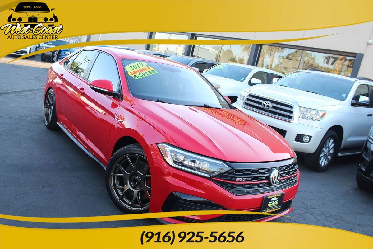 Used 2019 Volkswagen Jetta GLI FWD image 1