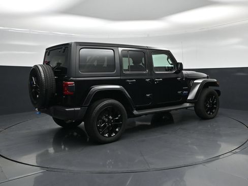 Used 2023 Jeep Wrangler Unlimited Sahara AWD/4WD image 20