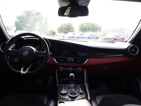 Used 2018 Alfa Romeo Giulia Quadrifoglio w/ Driver Assist Dynamic Package RWD image 14