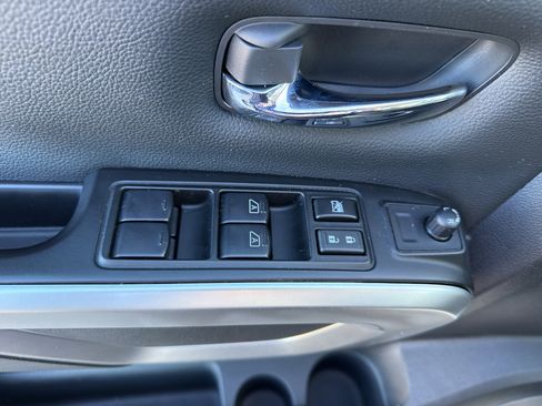 Certified 2024 Nissan Titan SV w/ SV Convenience Package image 14