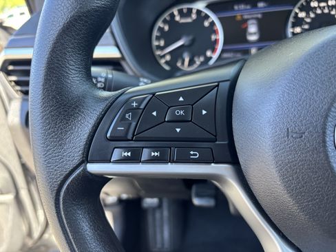 Used 2025 Nissan Altima 2.5 SV FWD image 26