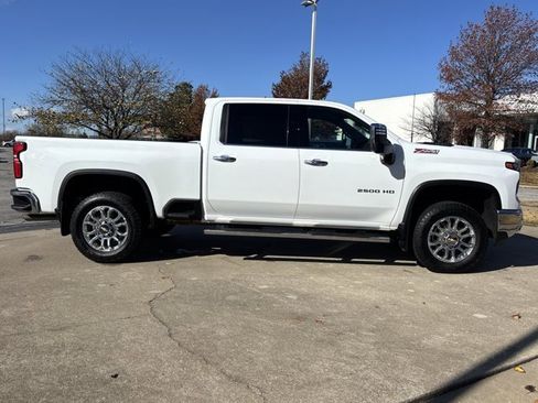 Used 2025 Chevrolet Silverado 2500 LTZ w/ LTZ Premium Package image 2