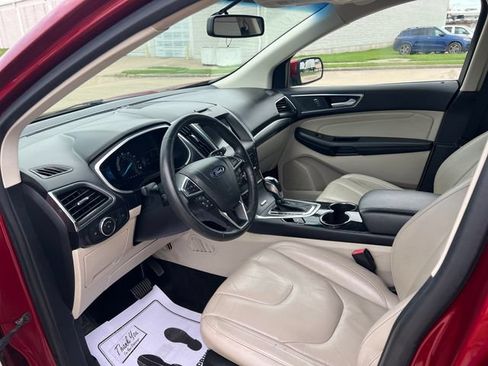 Used 2018 Ford Edge Titanium w/ Technology Package FWD image 34