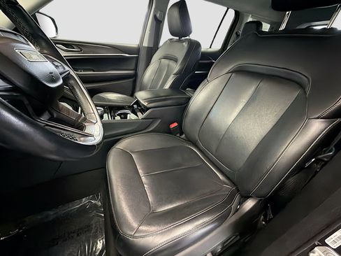 Used 2021 Jeep Grand Cherokee L Limited image 11