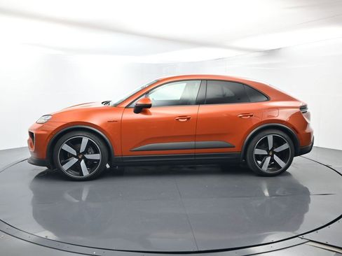 Certified 2025 Porsche Macan Electric image 2