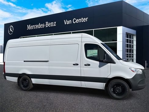New 2025 Mercedes-Benz Sprinter 2500 image 2