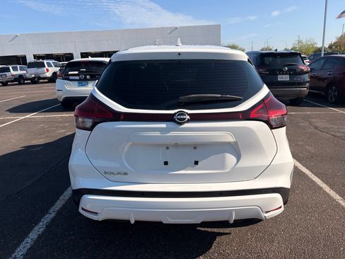Used 2022 Nissan Kicks S FWD image 6