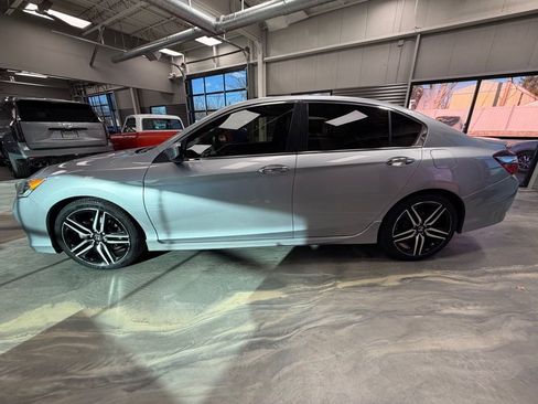Used 2017 Honda Accord Sport Special Edition image 35
