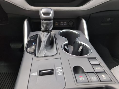Used 2023 Toyota Highlander XLE FWD image 26