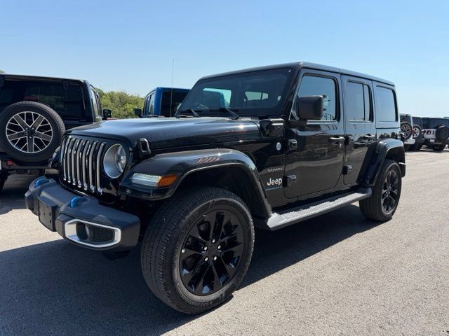 Used 2023 Jeep Wrangler Unlimited Sahara w/ Cold Weather Group AWD/4WD image 7