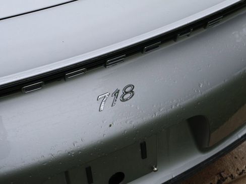 Used 2018 Porsche 718 Cayman S RWD image 15
