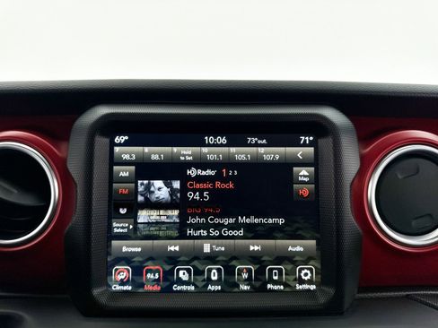 Used 2023 Jeep Gladiator Rubicon AWD/4WD image 22
