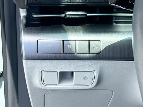 Certified 2024 Hyundai Kona SEL w/ Convenience Package FWD image 10
