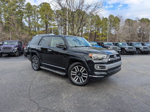Used 2018 Toyota 4Runner Limited image 3
