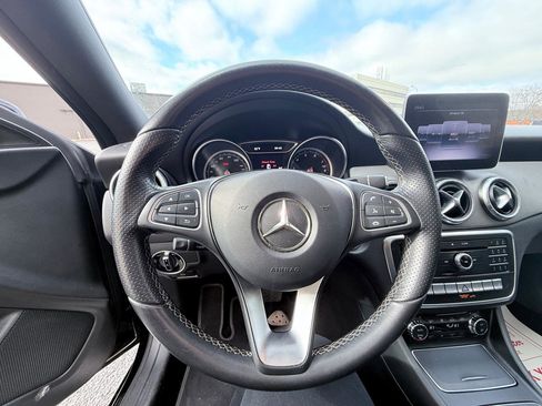 Used 2018 Mercedes-Benz CLA 250 4MATIC image 14