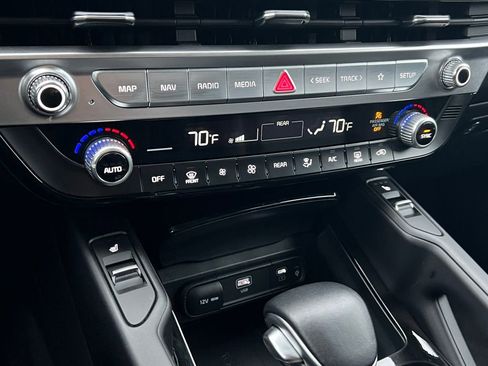 Used 2025 Kia Telluride S AWD/4WD image 29