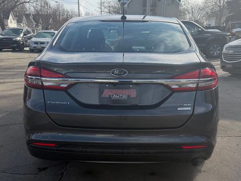 Used 2018 Ford Fusion SE image 13