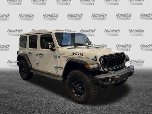 Used 2024 Jeep Wrangler Unlimited AWD/4WD image 2