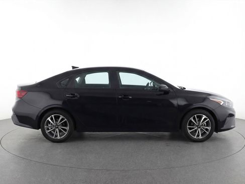 Used 2023 Kia Forte LXS image 11