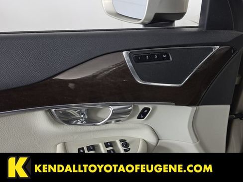 Used 2016 Volvo XC90 T6 Momentum w/ Momentum Plus Package AWD/4WD image 22