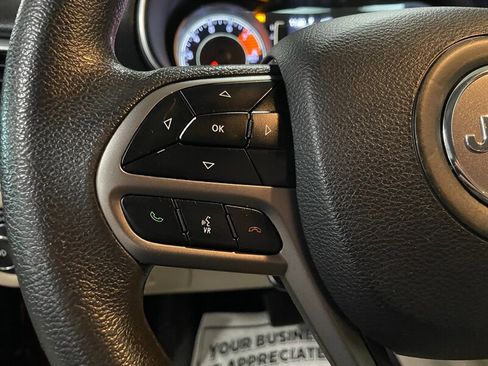 Used 2019 Jeep Cherokee Latitude w/ Popular Appearance Group FWD image 10