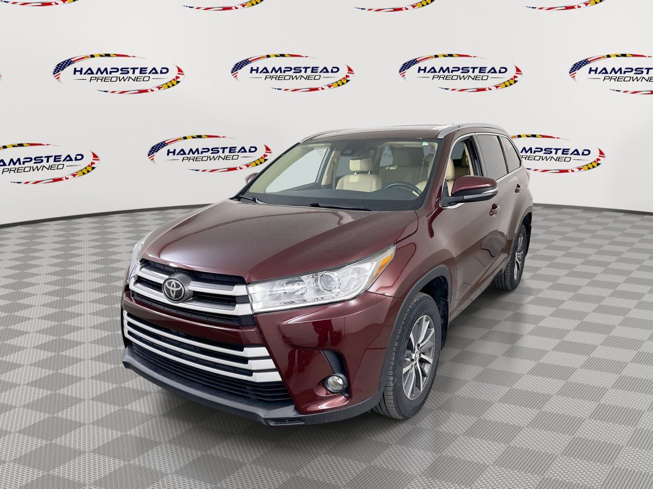 Used 2017 Toyota Highlander XLE AWD/4WD image 1