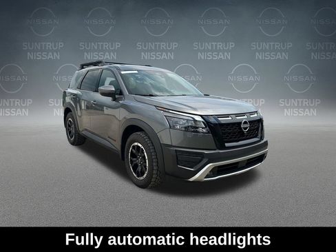 Used 2025 Nissan Pathfinder Rock Creek AWD/4WD image 17