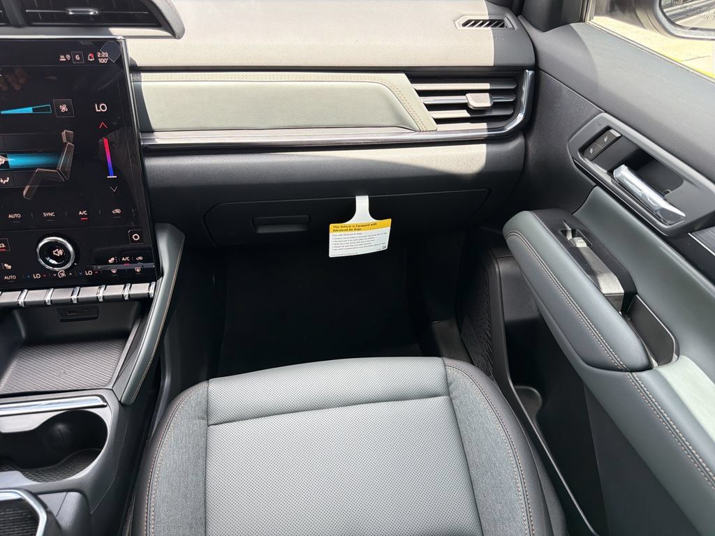 New 2027 GMC Terrain AT4 w/ Technology Package II AWD/4WD image 16