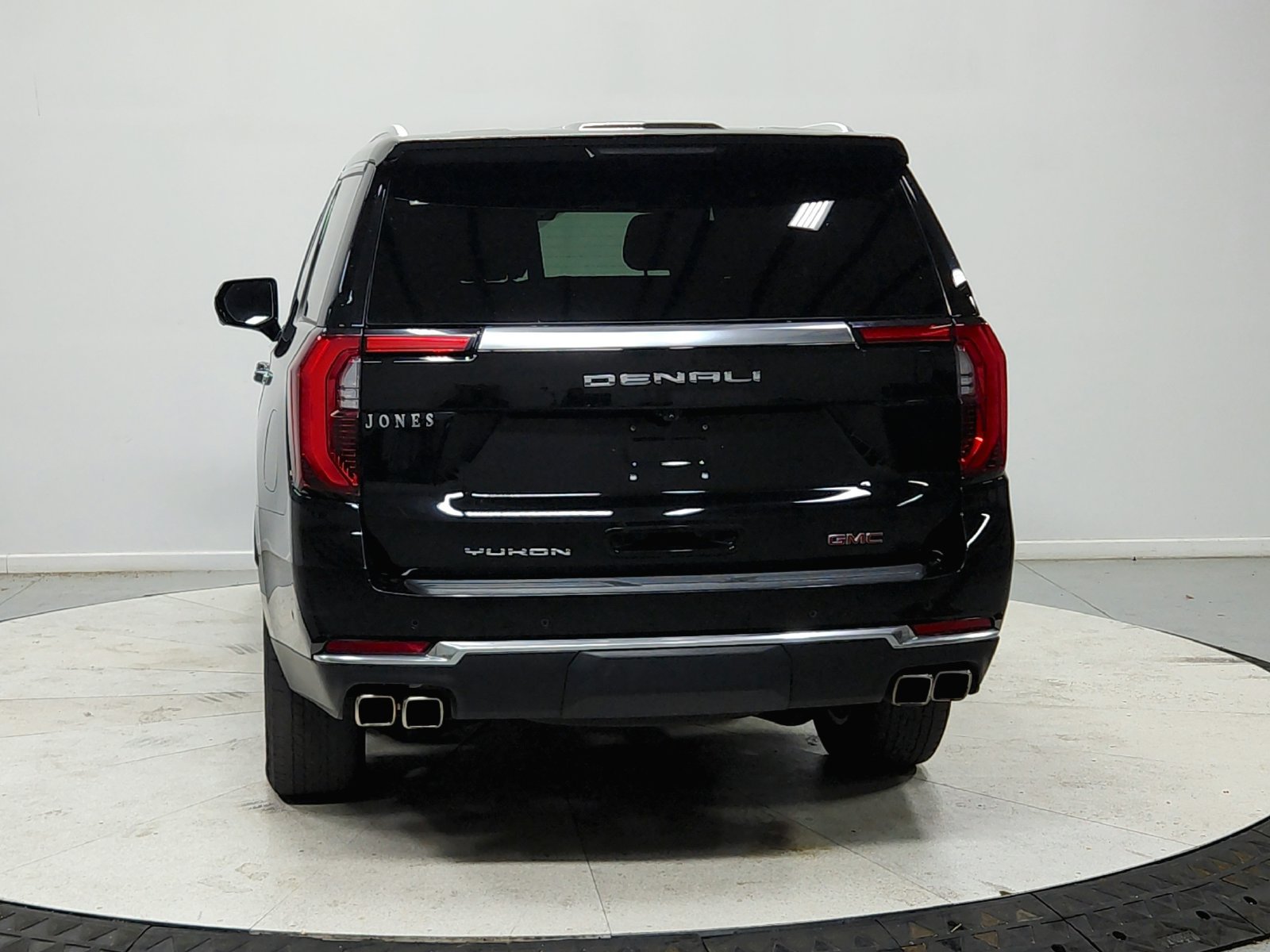 Used 2025 GMC Yukon Denali RWD image 7