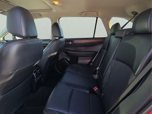 Used 2016 Subaru Outback 3.6R Limited image 10