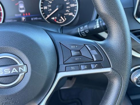 Used 2024 Nissan Altima 2.5 SV image 14