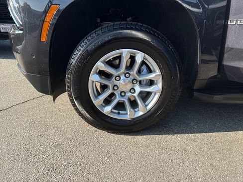 Certified 2026 Chevrolet Suburban LT w/ Comfort Package RWD image 26