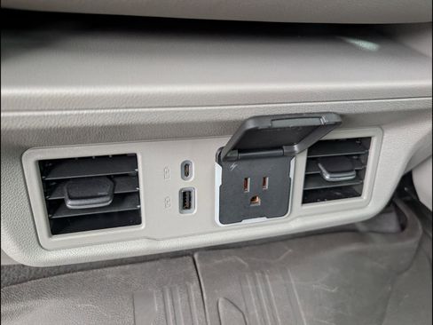 Used 2024 GMC Sierra 1500 SLT w/ X31 Off-Road Package image 18