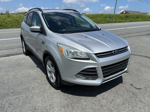Used 2015 Ford Escape SE w/ Equipment Group 201A AWD/4WD image 3