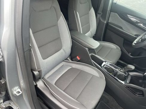 Used 2025 Chevrolet TrailBlazer LT FWD image 40