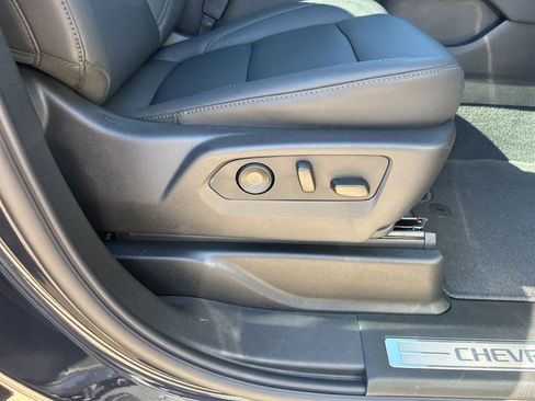 Used 2025 Chevrolet Suburban LT w/ Comfort Package image 33