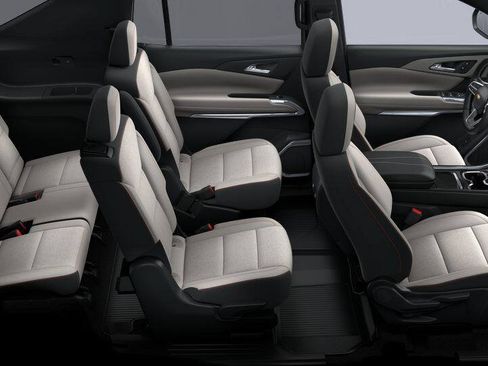 New 2026 Chevrolet Traverse LT w/ Sun and Wheel Package FWD image 18
