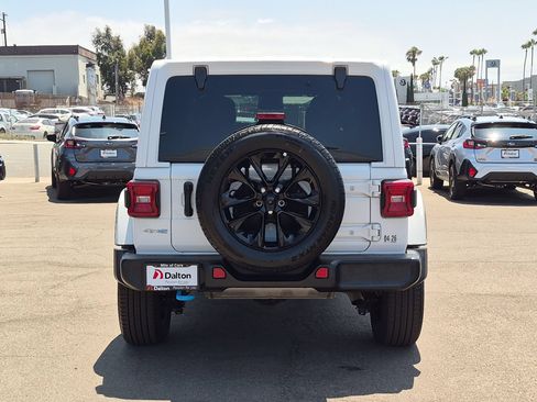 Used 2024 Jeep Wrangler Unlimited Sahara AWD/4WD image 7