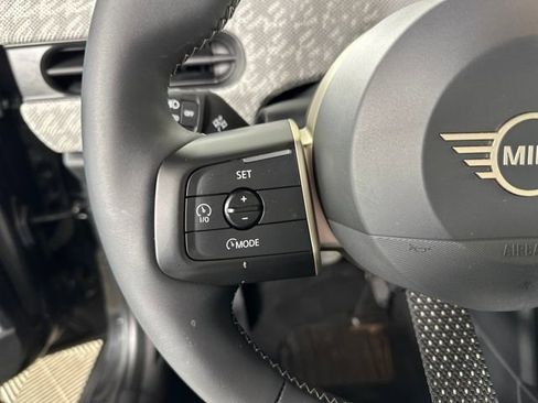 Used 2025 MINI Cooper 2-Door Hardtop image 15