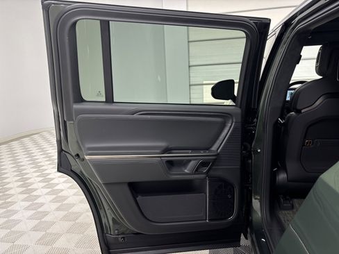Used 2024 Rivian R1S Adventure AWD/4WD image 17
