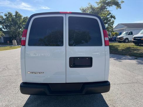Used 2025 Chevrolet Express 2500 w/ Driver Convenience Package RWD image 6