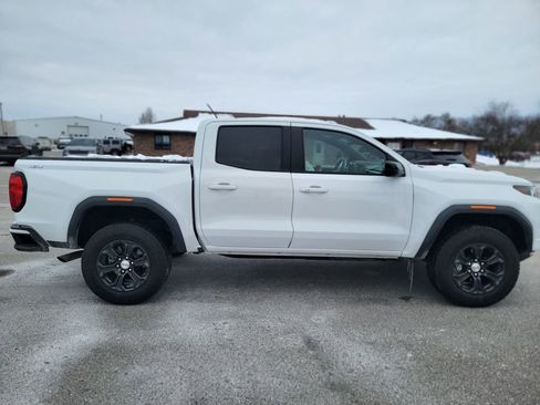 Used 2024 GMC Canyon Elevation image 8