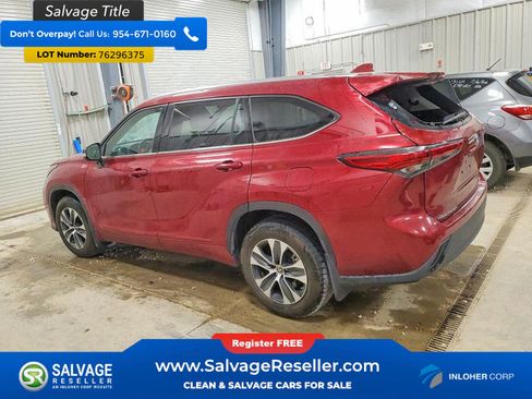 Used 2020 Toyota Highlander XLE AWD/4WD image 3