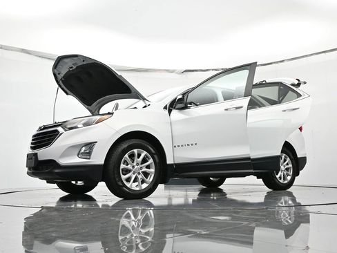 Used 2021 Chevrolet Equinox LT image 43