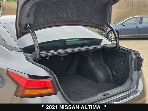 Used 2021 Nissan Altima 2.5 SV w/ SV Premium Package image 35
